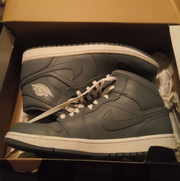Jordan Other - Air Jordan Retro 1 "Cool Grey" Great Condition
